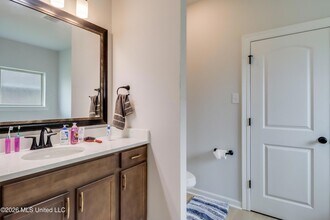 11415 Oak Alley in Gulfport, MS - Foto de edificio - Building Photo