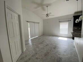 1854 Beth Ct in Port Orange, FL - Building Photo - Building Photo