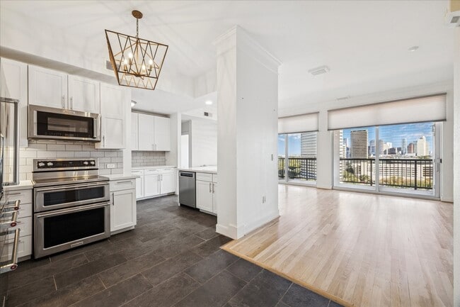 property at 3333 Allen Pkwy