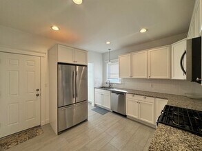 5 Gorham Rd, Unit 2 in Medford, MA - Building Photo - Building Photo