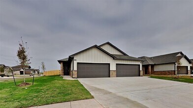 9341 NW 124th St in Yukon, OK - Building Photo - Building Photo