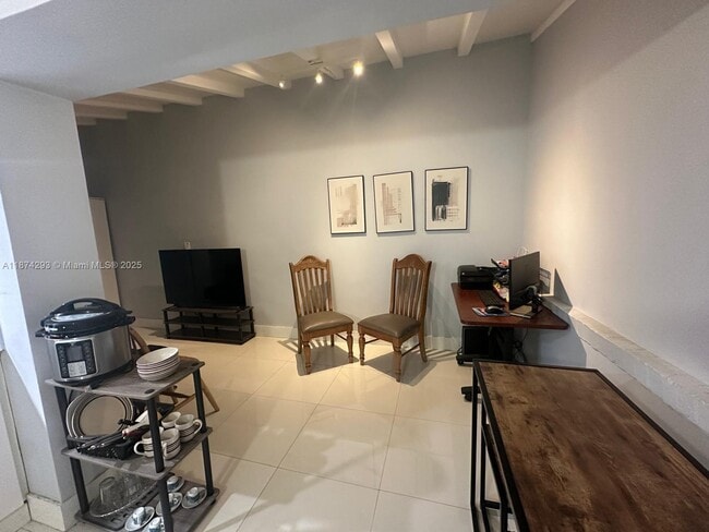 324 SW 23rd Ave in Miami, FL - Building Photo - Building Photo