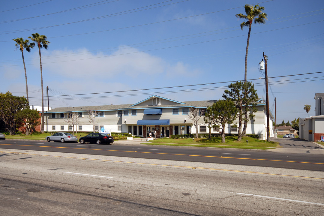 Sea Breeze Apartments in Redondo Beach, CA - Building Photo