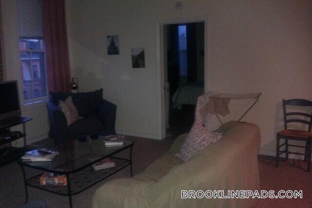 4 Davis Ave, Unit 3b in Brookline, MA - Building Photo - Building Photo