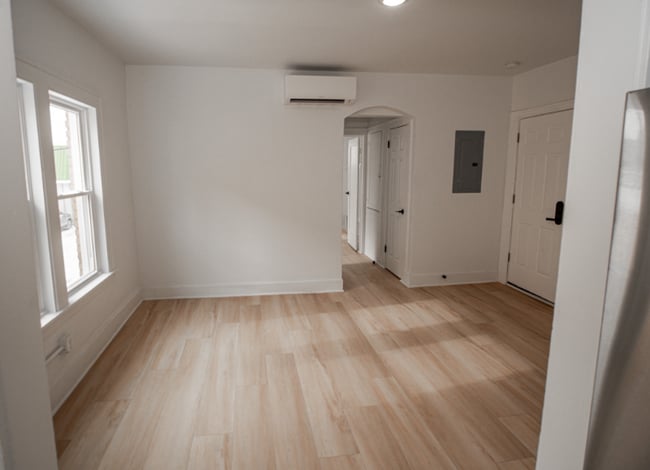 1388 W 83rd St, Unit 313 in Cleveland, OH - Foto de edificio - Building Photo