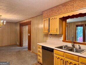 3710 Creekview Cir in College Park, GA - Building Photo - Building Photo