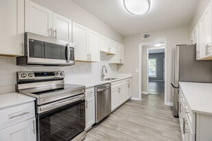 Villas on Briarcliff in Atlanta, GA - Building Photo