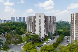 20 Edgecliff Golfway in Toronto, ON - Building Photo