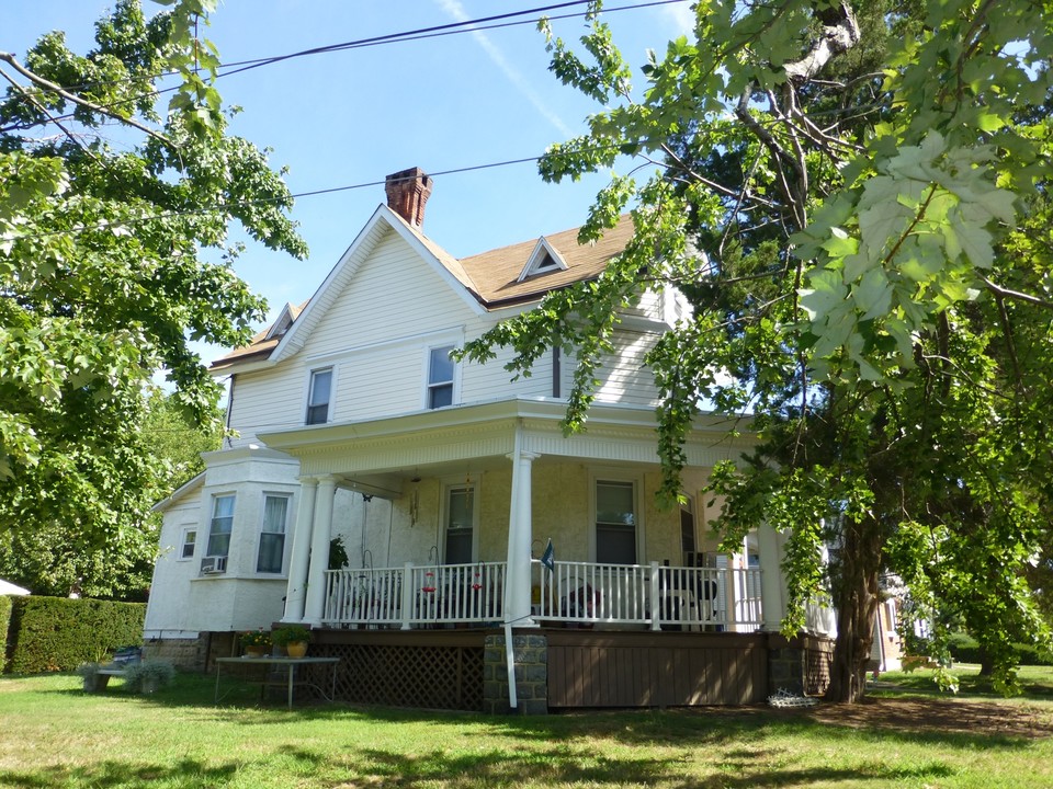 50 S Scott Ave in Glenolden, PA - Building Photo