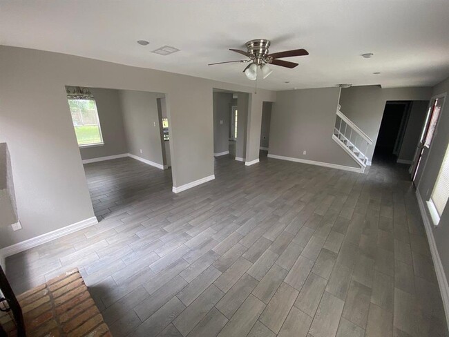 2110 Hilton Head Dr in Missouri City, TX - Building Photo - Building Photo