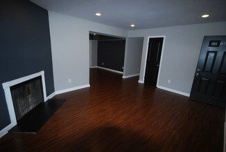 Bridge Side Apartments in Atlanta, GA - Building Photo - Interior Photo