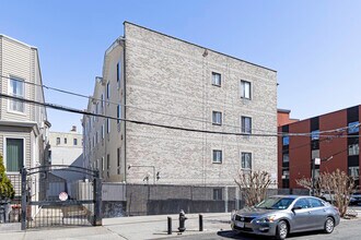 3241 Parkside Pl in Bronx, NY - Building Photo - Building Photo