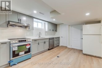 173 Hampton Heath Rd in Burlington, ON - Building Photo - Building Photo