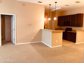 7053 Snowy Canyon Dr in Jacksonville, FL - Building Photo - Building Photo