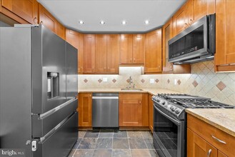 9871 Sweet Mint Dr in Vienna, VA - Building Photo - Building Photo