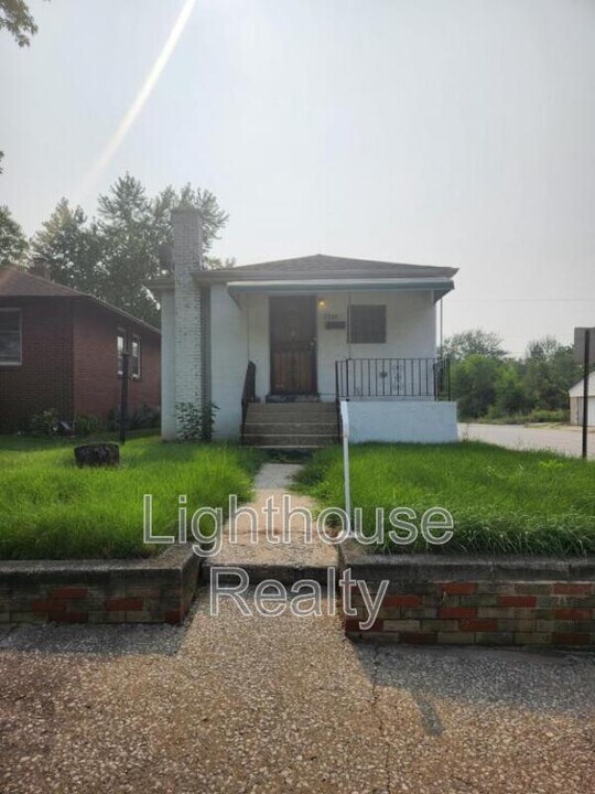 2700 Jefferson St in Gary, IN - Building Photo