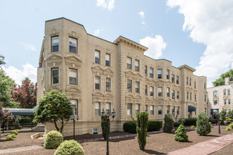 Reservoir Court in Brookline, MA - Building Photo - Building Photo