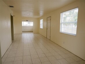 1700 49th Street N in St. Petersburg, FL - Building Photo - Building Photo