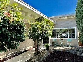 1312 Hill Ave in Menlo Park, CA - Building Photo - Building Photo