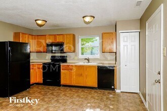 2122 Southernwood Ln in Indianapolis, IN - Building Photo - Building Photo