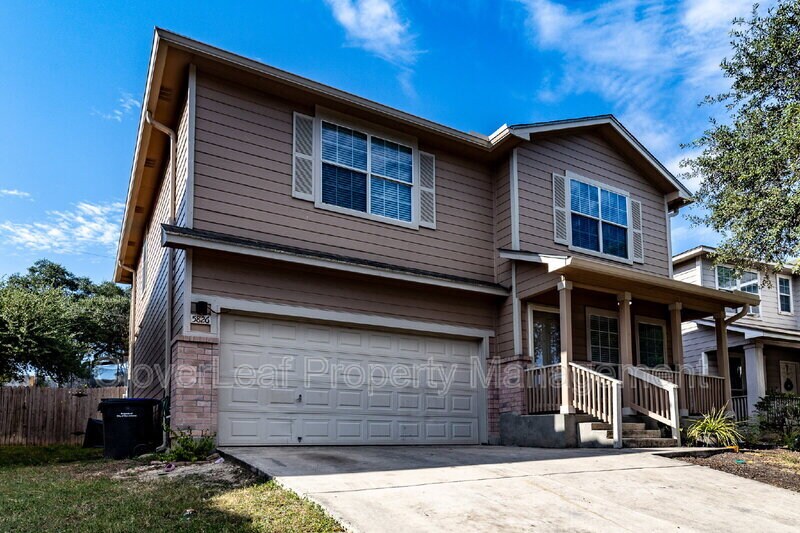 5826 Bronco Way in San Antonio, TX - Building Photo