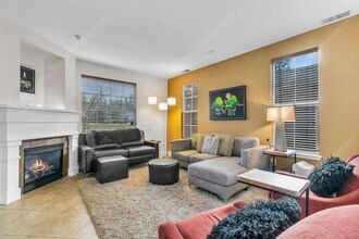 61567 O'Dell Lake Dr in Bend, OR - Building Photo - Building Photo