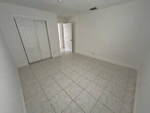2632 NW 18th Ter, Unit 2638 in Oakland Park, FL - Building Photo - Building Photo