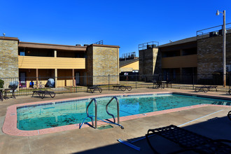 Ashton Place Apartments in Norman, OK - Building Photo - Building Photo