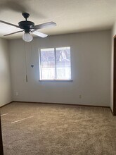 558 E Birch Ave in Hanford, CA - Building Photo - Building Photo