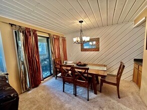 175 Mammoth Slopes Dr in Mammoth Lakes, CA - Building Photo - Building Photo