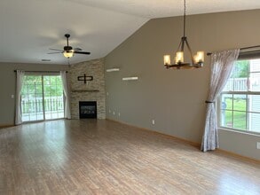 957 Arvle Cir in Sycamore, IL - Foto de edificio - Building Photo