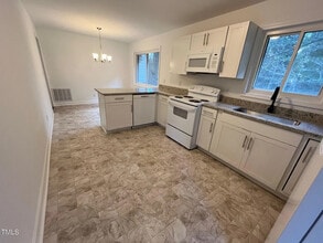 Room in House on Forge Rd in Durham, NC - Building Photo - Building Photo