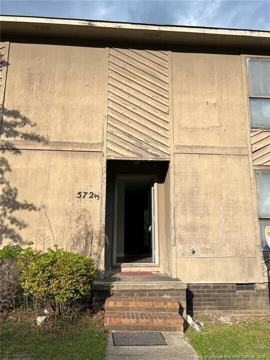 5725 Aftonshire Dr in Fayetteville, NC - Building Photo