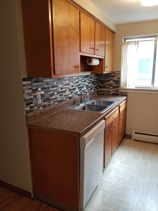 40 Mallory Rd in Tonawanda, NY - Building Photo