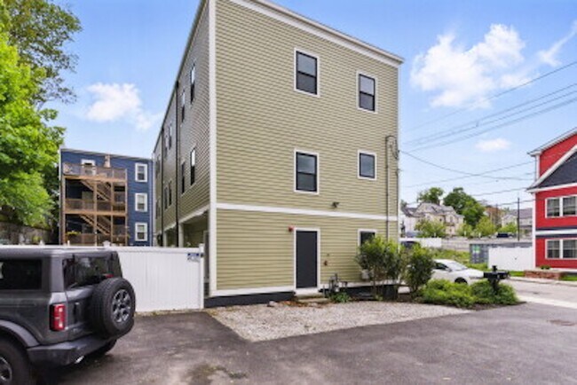 54 Robey St in Boston, MA - Foto de edificio - Building Photo