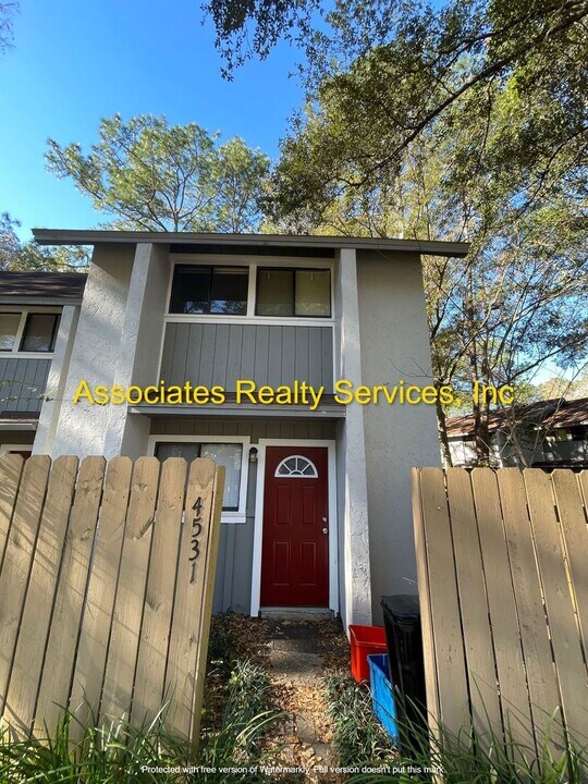 4531 NW 45th Ct in Gainesville, FL - Building Photo
