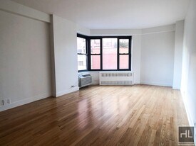Fourth Avenue, Unit 3E in New York, NY - Building Photo