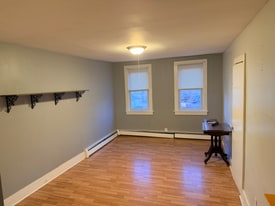 103 Smalley St in New Britain, CT - Building Photo