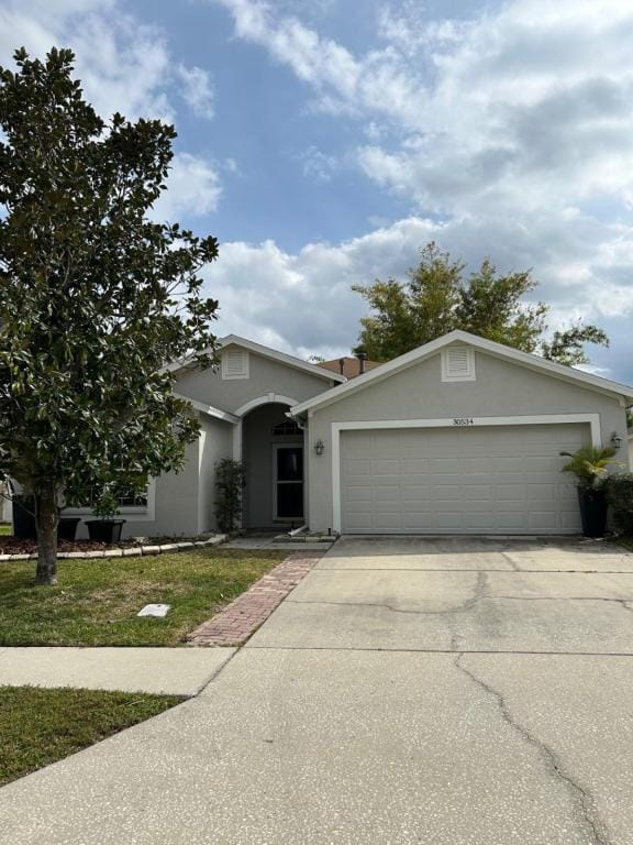 30534 Tremont Dr in Zephyrhills, FL - Building Photo - Building Photo