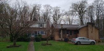 2044 Belton St, Unit 2 in Johnstown, PA - Building Photo