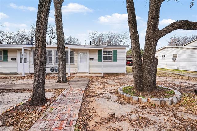 2211 Barbell Ln in Fort Worth, TX - Foto de edificio - Building Photo