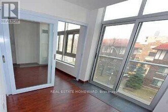 15 Maplewood Ave in Toronto, ON - Building Photo - Building Photo