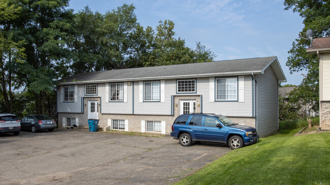 3 Duplexes on Jack Pine Way