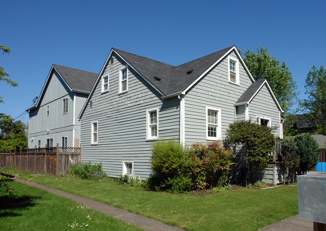 1374-1380 Lincoln St in Eugene, OR - Building Photo - Building Photo