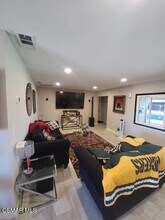 44231 Glenraven Rd in Lancaster, CA - Building Photo - Building Photo