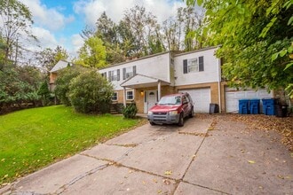 230-228 Universal Rd in Pittsburgh, PA - Building Photo - Building Photo