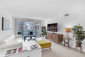 5161 Collins Ave, Unit 1101 in Miami Beach, FL - Building Photo - Building Photo