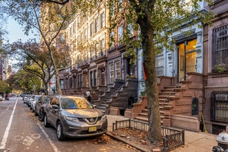 Residential Co-Op Building in New York, NY - Building Photo - Building Photo