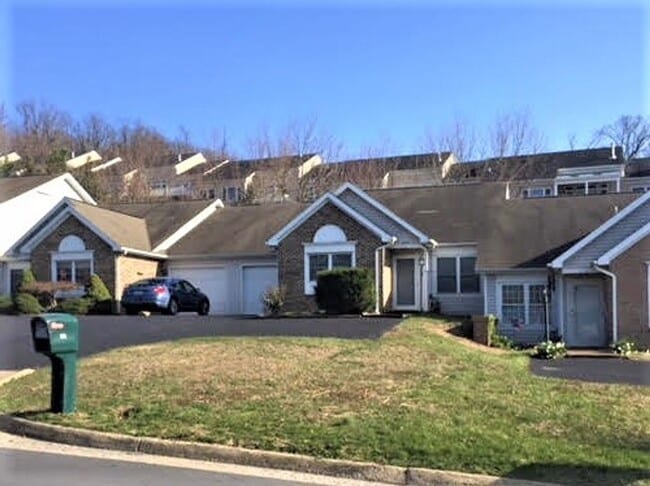 312 Emerald Dr in Harrisonburg, VA - Building Photo - Building Photo