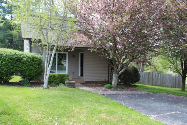 property at 7 Crouch Ct